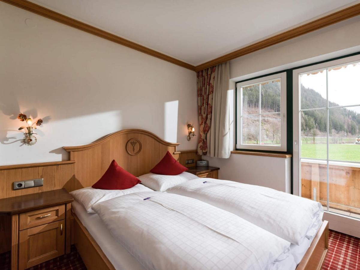 Ferienhof Oblasser Mayrhofen Exterior photo